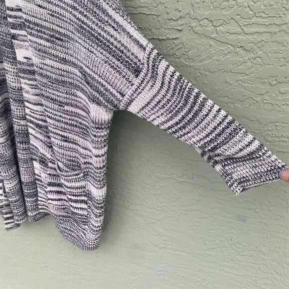 Express Women's Black & White Striped Open Front Cardigan Sweater Size M - Picture 3 of 7